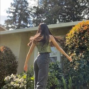 Meet your Posher, Ari